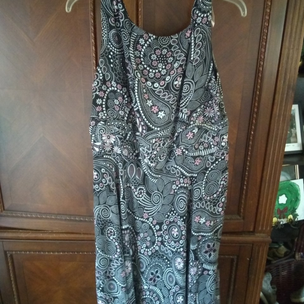 Studio1 long sleeveless dress.